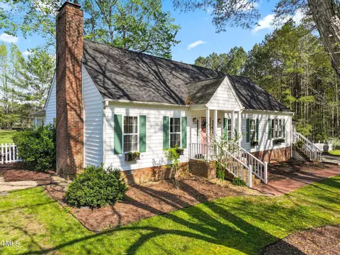425 Weatherly Dr, Durham, NC 27703