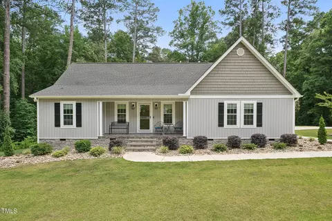 412 Mcleod Dr, Sanford, NC 27330