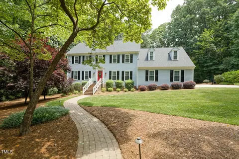 104 Heritage Ct, Cary, NC 27513