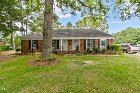 16 Highland Drive Dr, Lillington, NC 27546