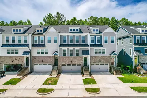 1041 Lathrop Ln, Apex, NC 27523