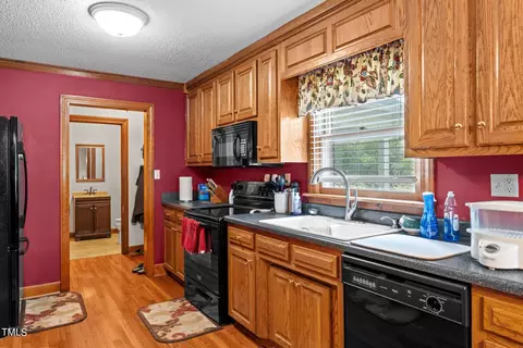 746 Iris Bryant Rd, Dunn, NC 28334 photo 9