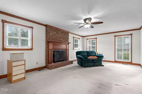 746 Iris Bryant Rd, Dunn, NC 28334 photo 3