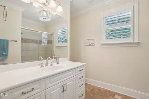 Bath - 6573 Wakefalls Dr, Wake Forest, NC 27587 photo 6 of 8