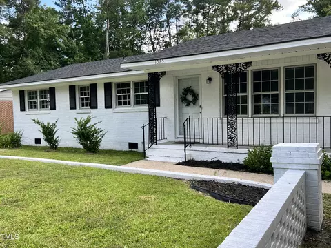 1025 Riverside Cir, Spring Lake, NC 28390