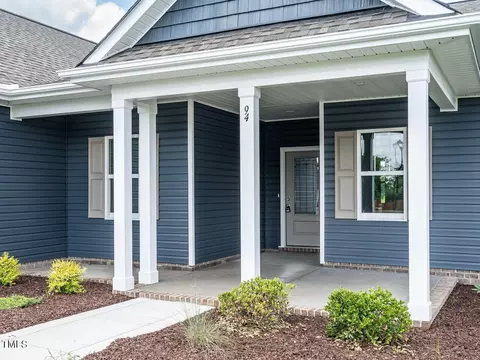 94 Cedarbrook Dr, Benson, NC 27504 photo 4