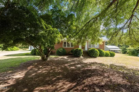633 Hodges Dairy Rd, Yanceyville, NC 27379