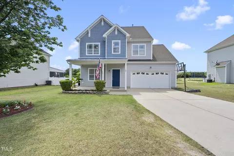 88 Hocutt Farm Dr, Clayton, NC 27527