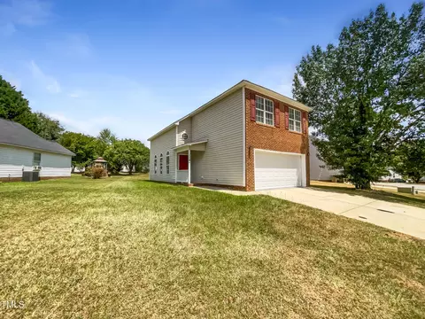 1144 Grovewood Dr, Clayton, NC 27520