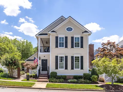 101 Kingsport Rd, Holly Springs, NC 27540