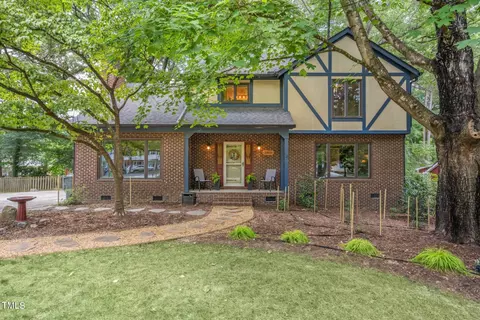 2463 Foxwood Dr, Chapel Hill, NC 27514