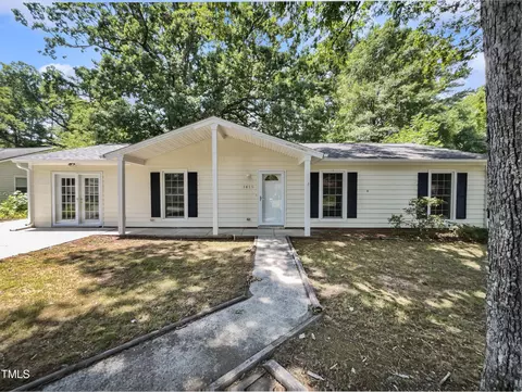 1415 Suterland Rd, Cary, NC 27511
