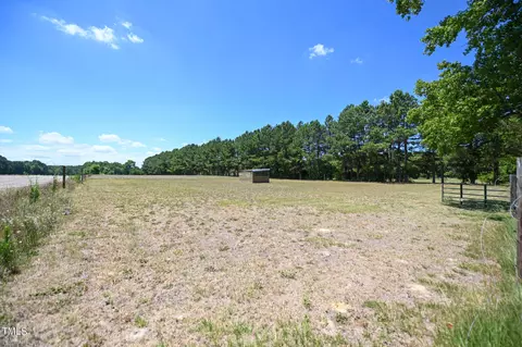 270 Edwards Store Rd, Mount Olive, NC 28365