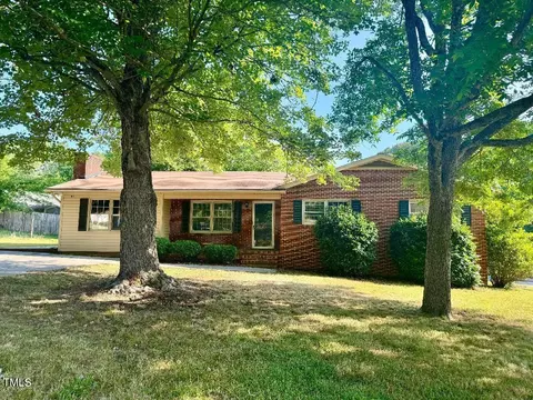 218 Windsor Dr, Roxboro, NC 27573