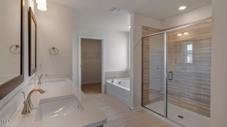 Bath - 249 Umstead St, Sanford, NC 27330 photo 3 of 5