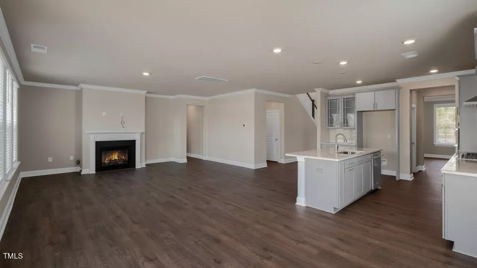 Living - 249 Umstead St, Sanford, NC 27330 photo 2 of 4