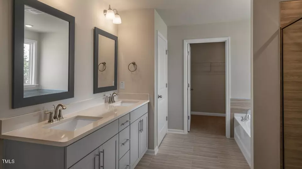 Bath - 249 Umstead St, Sanford, NC 27330 photo 2 of 5