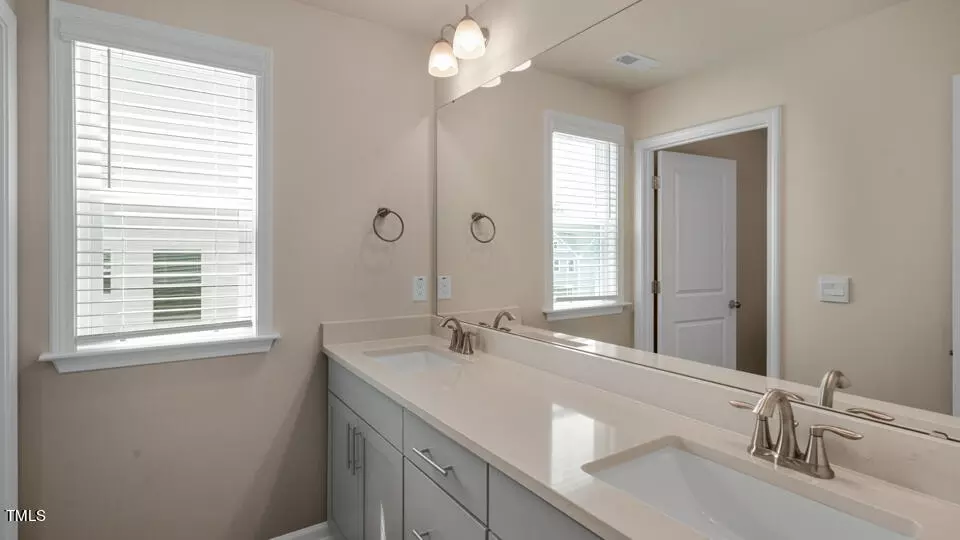 Bath - 249 Umstead St, Sanford, NC 27330 photo 5 of 5