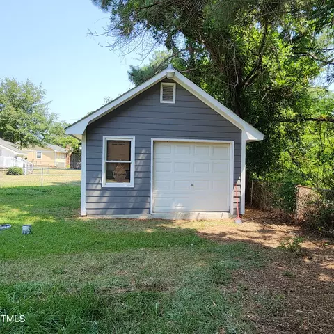 500 Saints St, Dunn, NC 28334 photo 4