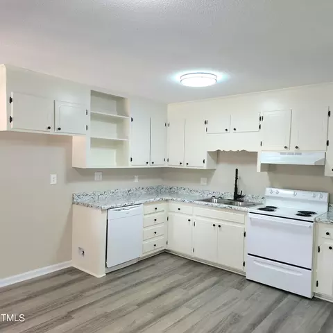 500 Saints St, Dunn, NC 28334 photo 6