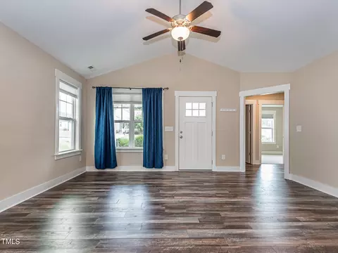 205 E Holmes St, Benson, NC 27504 photo 6