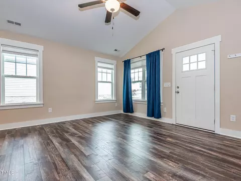 205 E Holmes St, Benson, NC 27504 photo 7