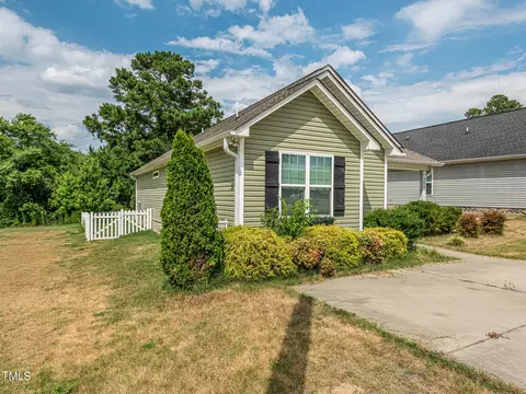 205 E Holmes St, Benson, NC 27504 photo 24