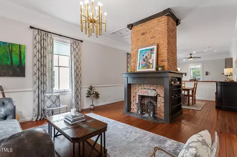 706 Hinsdale St, Raleigh, NC 27605