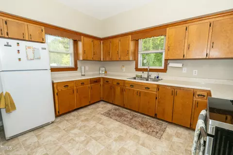 202 W C St, Erwin, NC 28339 photo 9