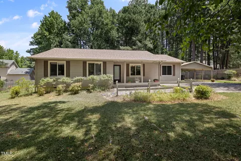 613 Pinewood Dr, Apex, NC 27502