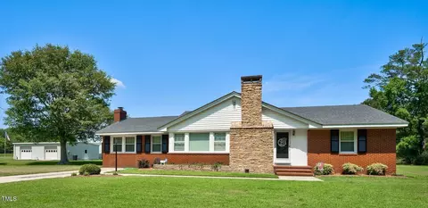 216 S White St, Whitakers, NC 27891
