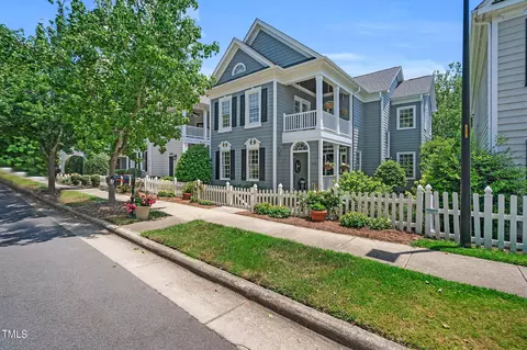 825 Carpenter Town Ln, Cary, NC 27519