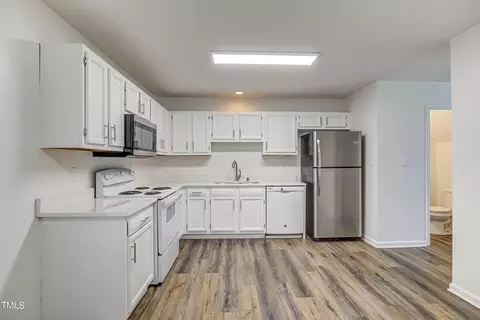 Kitchen - 1104 E Geer St, Durham, NC 27704 photo 4 of 6