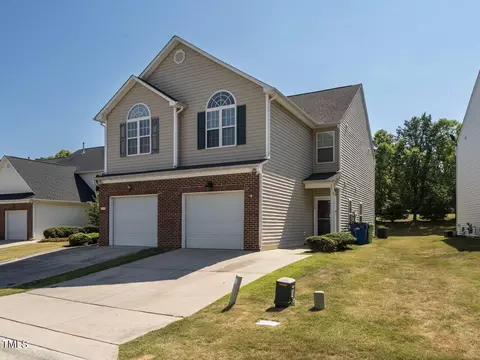 2136 Thornblade Dr, Raleigh, NC 27604