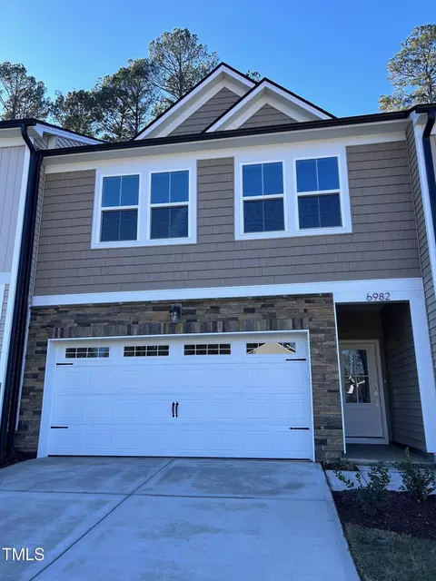 6982 Doddridge Ln #4, Cary, NC 27519