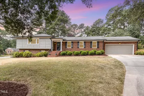 2901 Augusta Ct, Raleigh, NC 27607