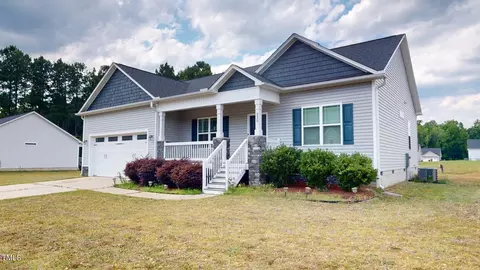230 Fender Dr, Zebulon, NC 27597