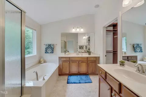 Bath - 1619 Timber Wolf Dr, Durham, NC 27713 photo 2 of 6