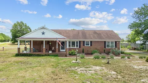 6262 Smithfield Rd, Wade, NC 28395