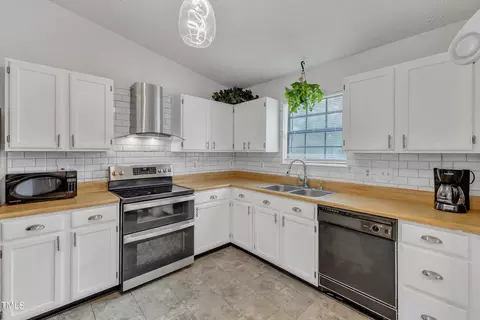 Kitchen - 101 Adlett Ln, Durham, NC 27703 photo 4 of 5