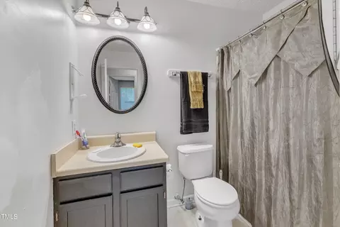 Bath - 101 Adlett Ln, Durham, NC 27703 photo 1 of 4