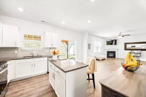 Kitchen - 6867 Bellawood Dr, Trinity, NC 27370 photo 3 of 4
