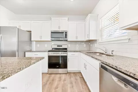 Kitchen - 6867 Bellawood Dr, Trinity, NC 27370 photo 4 of 4