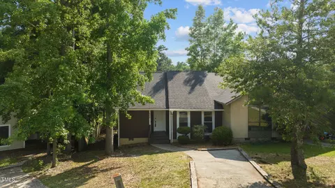 506 Toxaway Ct, Fayetteville, NC 28314