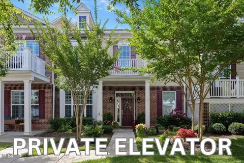 10529 Sablewood Dr #211, Raleigh, NC 27617