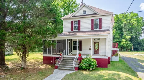 112 Stagg St, Burlington, NC 27215