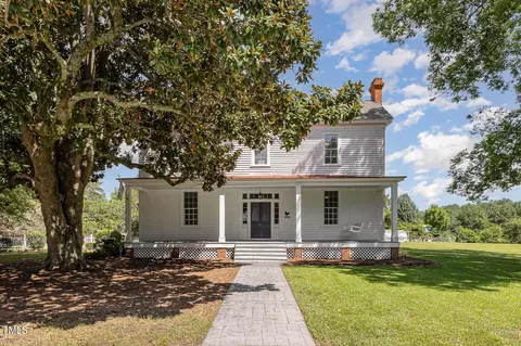 685 Matthews Rd, Clayton, NC 27520