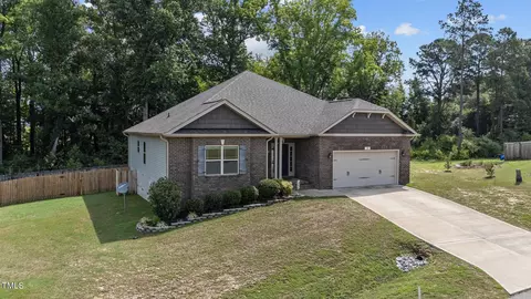 95 Longo Ln, Benson, NC 27504