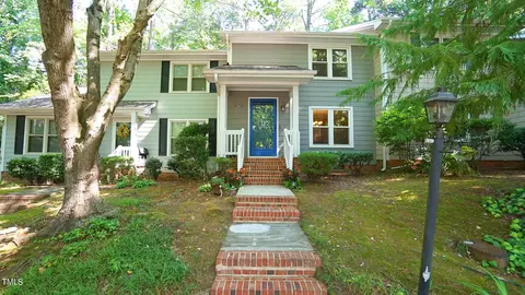1531 Woodcroft Dr, Raleigh, NC 27609