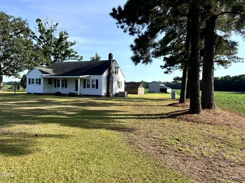 620 Taylors Bridge Rd, Clinton, NC 28328